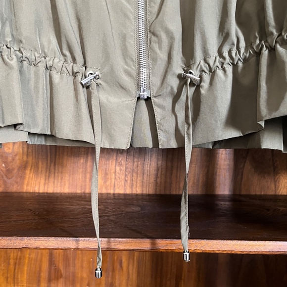 Light and silky Zara (M) drawstring khaki jacket, windbreaker, with pockets. - Picture 5 of 16